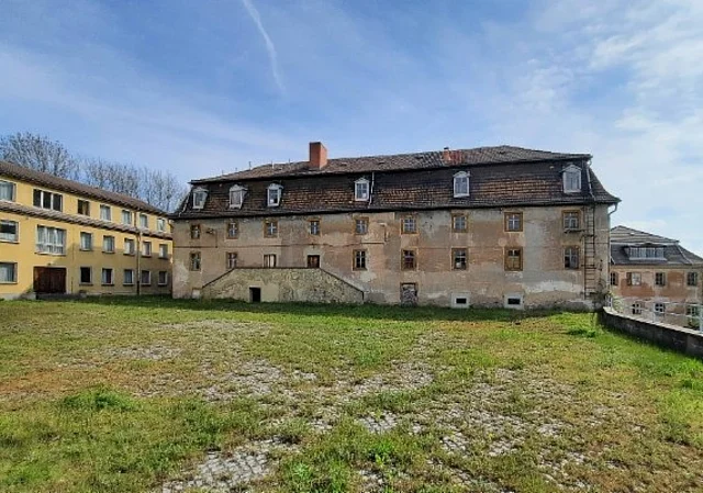 Kohlehof mit Blick auf Langes Haus und ehemaliges Wohnheim