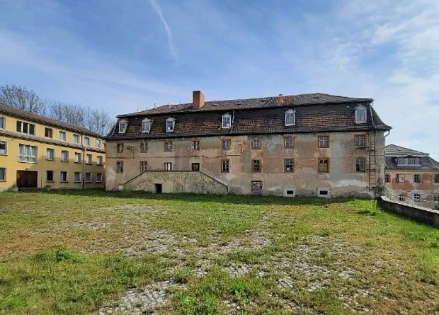 Kohlehof mit Blick auf Langes Haus und ehemaliges Wohnheim 
