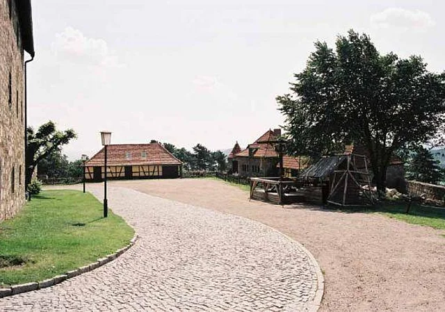 Wachsenburg Vorplatz Blick nach Süden
