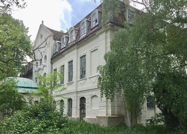 Schloss Königsborn, Hofseite 