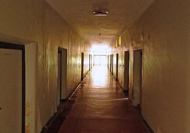 Hauptgebäude (Klinik), Südflügel