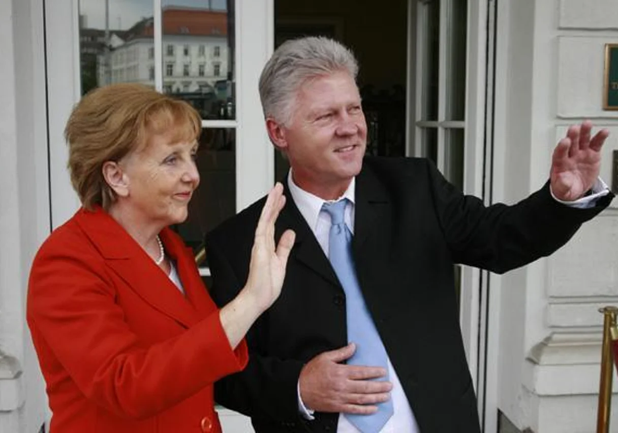 Marianne Schätzle und Lothar Wunderlich vor dem Hotel Fürstenhof in Leipzig