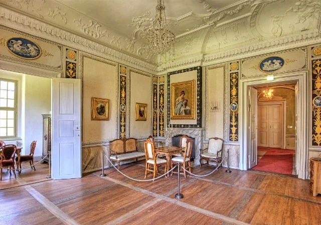 Goldenes Zimmer