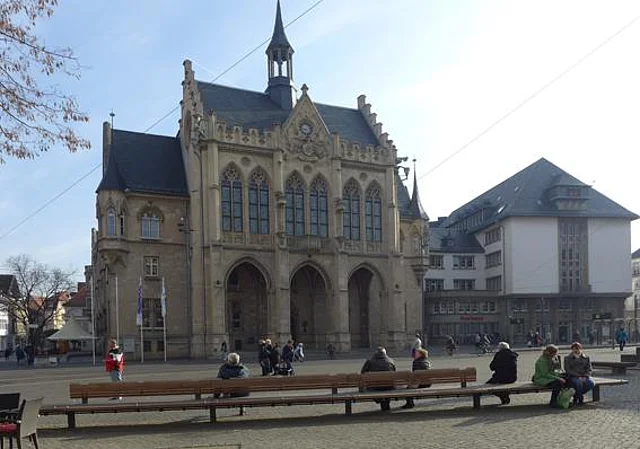 Rathaus (Ostseite)