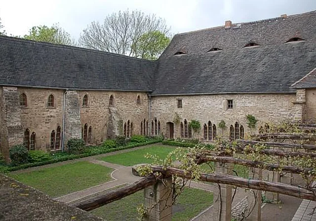 Blick in den Kreuzhof nach Nordost