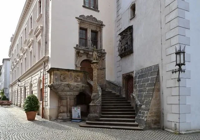 Rathaus Görlitz, Rathaustreppe mit Justizia