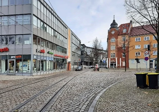 Mainzerhofplatz Blick Richtung COMCENTER Brühl