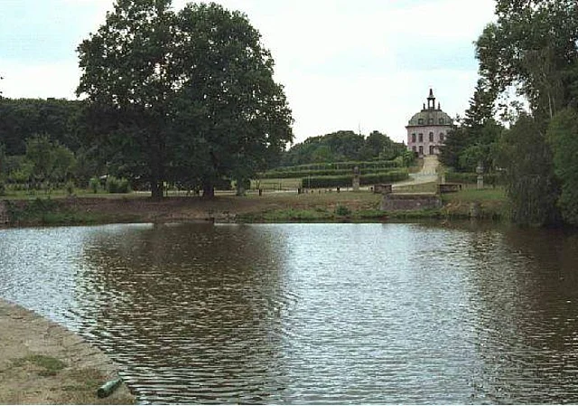 Blick von der Mole zum Fasanenschlösschen