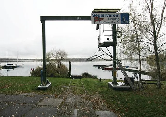 Kran und Slipbahn