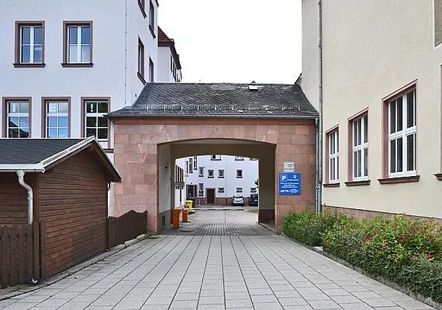 Kulturhaus Aue, Durchfahrt zum Innenhof