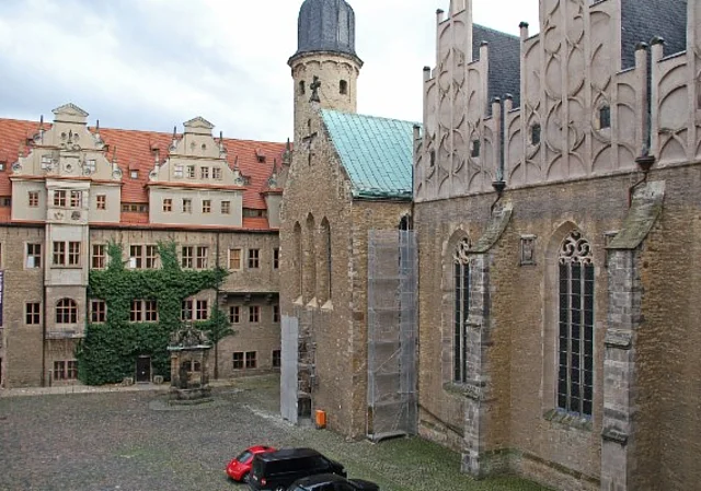 Schlosshof nach Südost