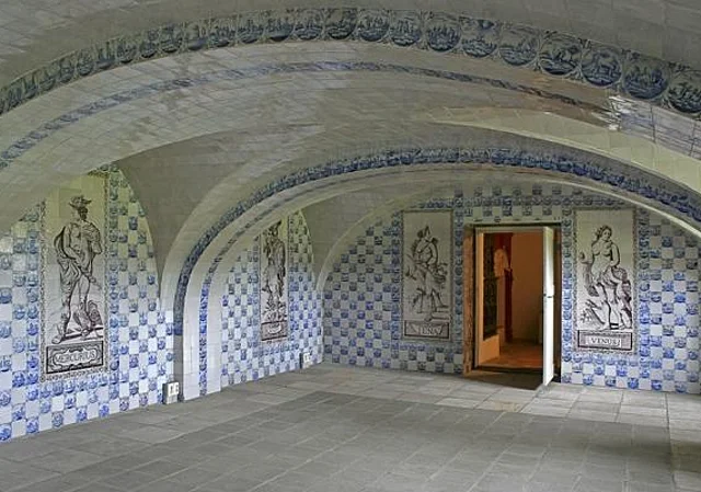 Schloss Oranienbaum, Fliesenkeller