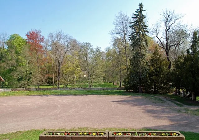 Schloss Ostrau, Blick zum Schlosspark