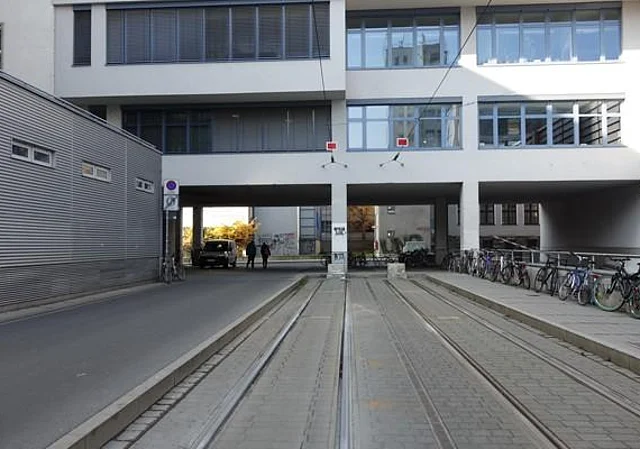 Durchgang Carl-Zeiss-Straße
