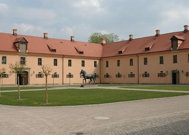 Innenhof, Stallungen 
