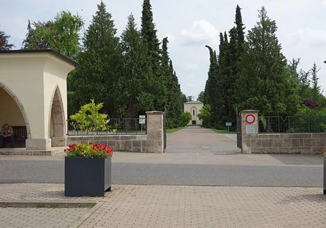 Blickachse zur Trauerhalle