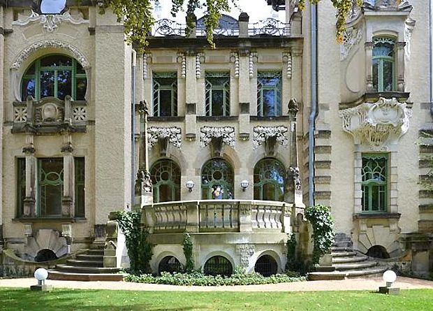 Westfassade, Freitreppe 