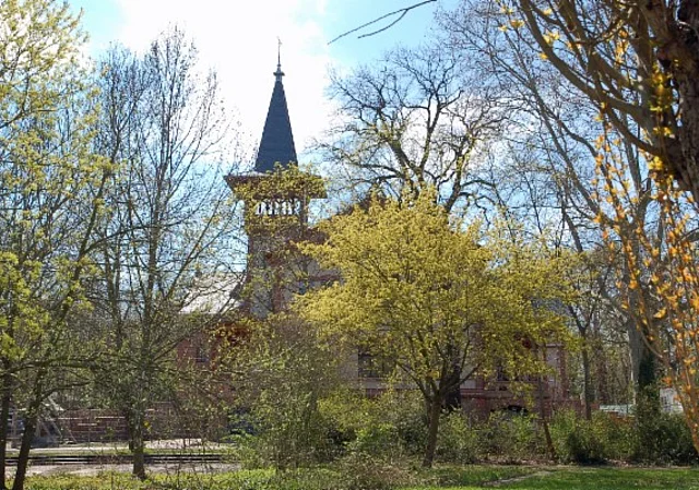 Peißnitzhaus, Osten