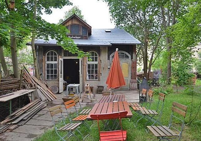 Garten, Bücherlager