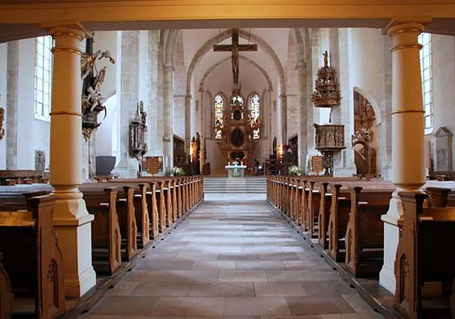 Langhaus Richtung Osten