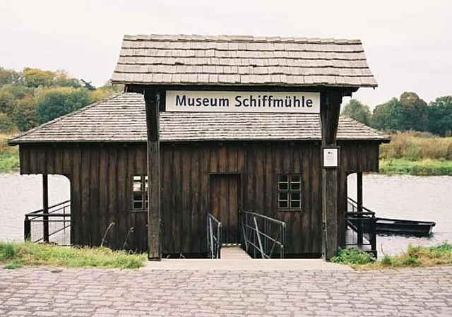 Schiffmühle, Eingang, Ostseite