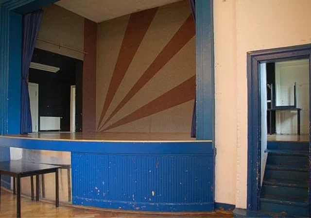 Saal im Erdgeschoss, Bühne