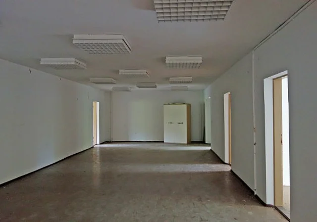 Lehrgebäude Gang