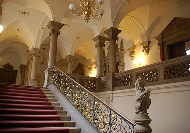 Treppe zum 2. Obergeschoss