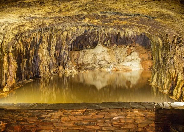 Mittlere Quellgrotte 