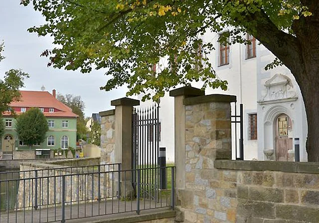 Eingangsportal West
