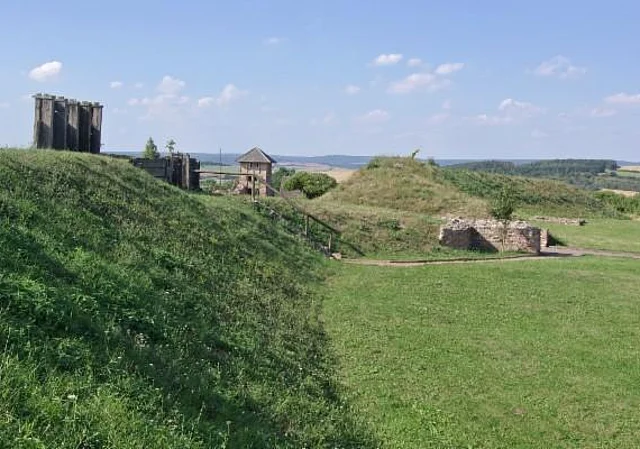 Hauptwall mit Blick zum Zangentor