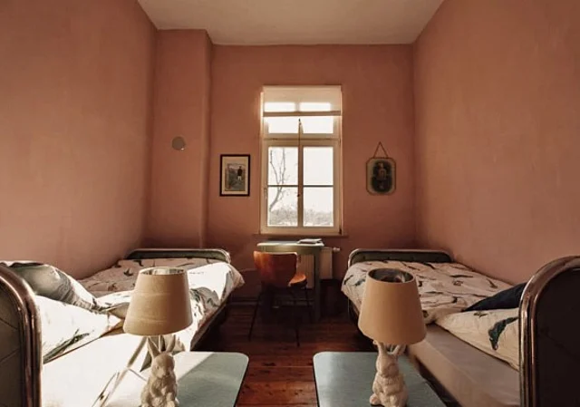Pension, Kaninchenbau, Zimmer 1