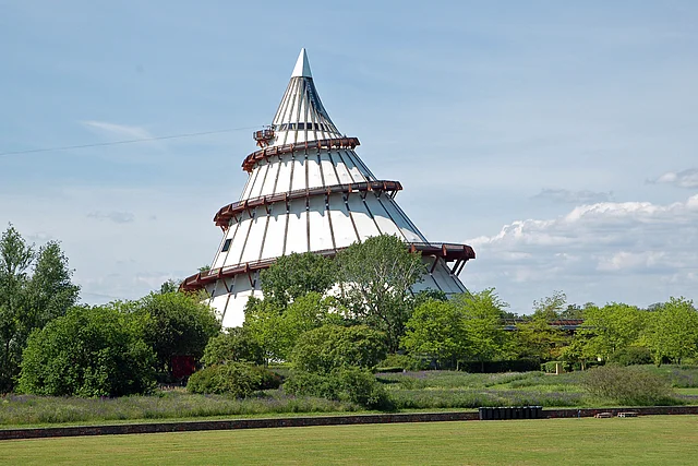 Jahrtausendturm im Elbauenpark