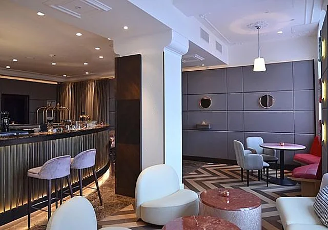 Bar-Bereich