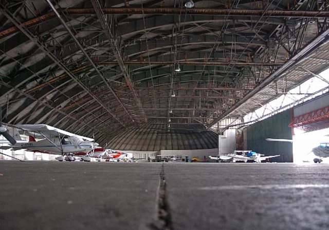 westlicher Hangar, innen