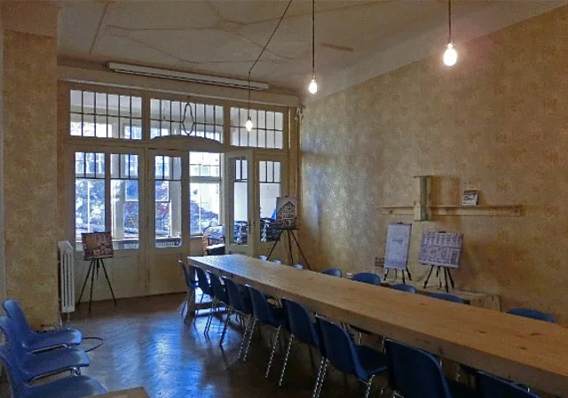 Großer Saal mit Wintergarten