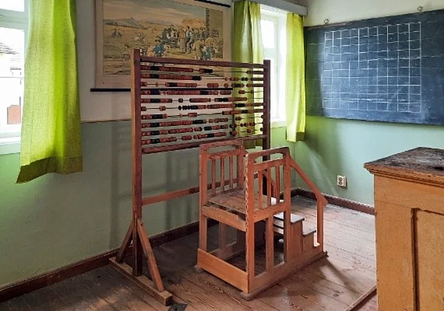Abakus im Einklassenschulraum