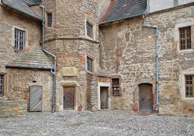 Schloss Plötzkau, Schlosshof