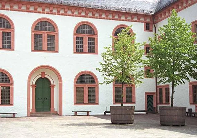 Eingang Schlosskirche, Westen