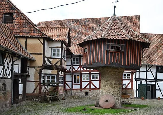 Hof nach Westen