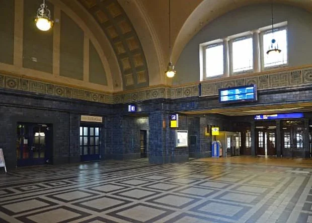 Bahnhof Görlitz, Empfangsgebäude 