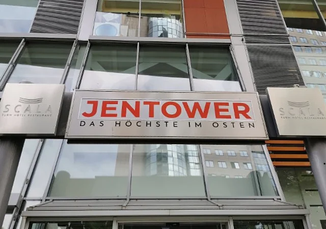 Jentower Eingang