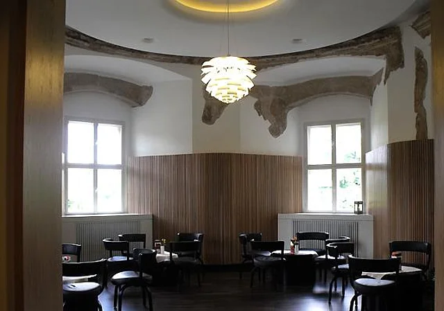 Neues Schloss, Schlosscafé