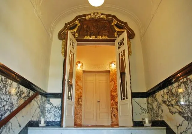 Weiße Villa Aschersleben, Vordereingang