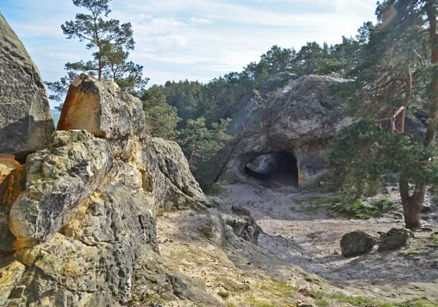 Sandsteinhöhle am Hamburger Wappen