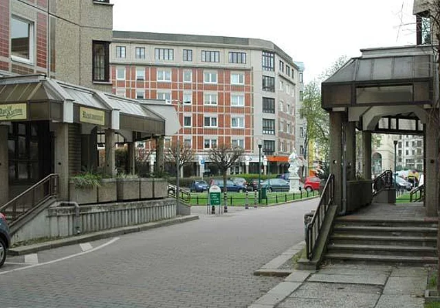 Aufgang am Dorotheenplatz