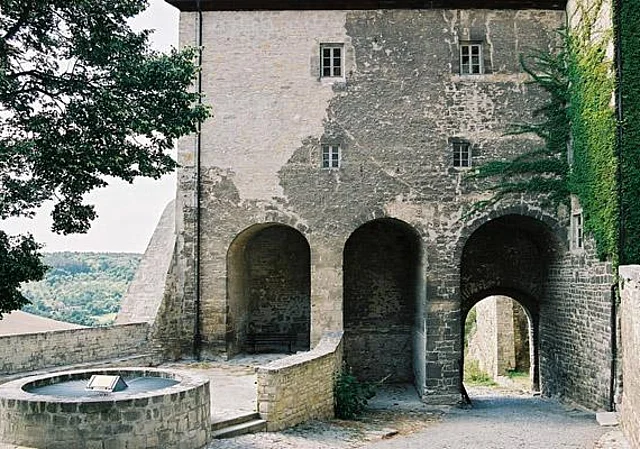 Westtorhaus, Osten