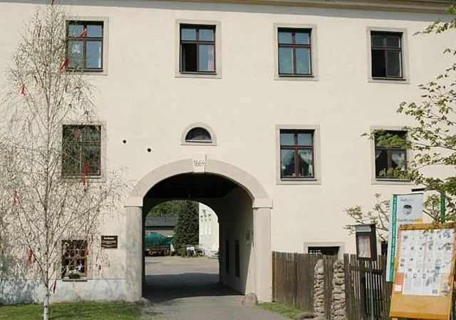 Einfahrt Torhaus zu Markkleeberg