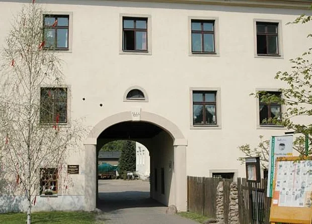 Einfahrt Torhaus zu Markkleeberg 