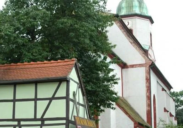 Nebengelass und Kirche